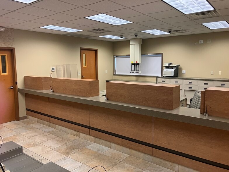 More Photos Of 3000 Elbee Rd, Moraine Bank For Lease