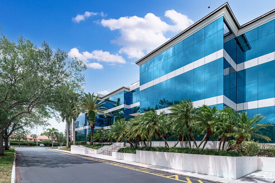 More Photos Of 7280 W Palmetto Park Rd, Boca Raton Office For Lease