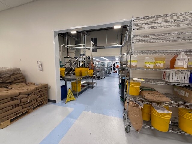 More Photos Of 856 Hercules Dr, Colchester Warehouse For Lease