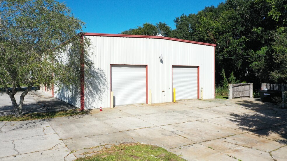 More Photos Of 1996 US Highway 1, Rockledge Light Distribution For Sale