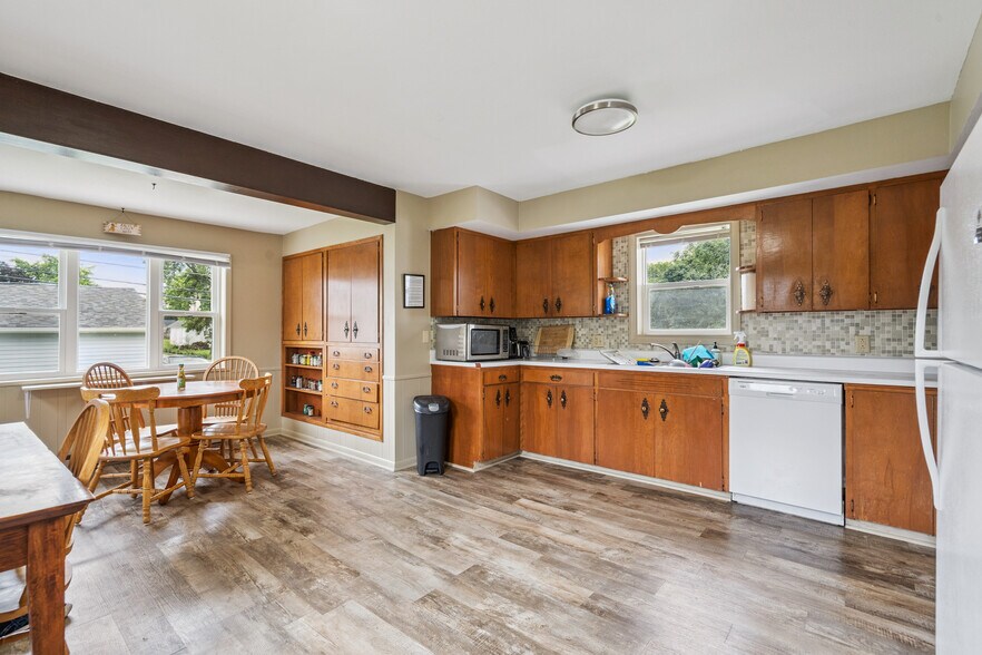 More Photos Of 920 High St, Grinnell Apartments For Sale