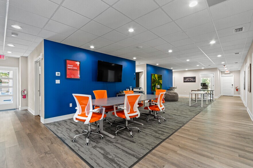 More Photos Of 2720 NW 6th St, Gainesville Medical For Lease