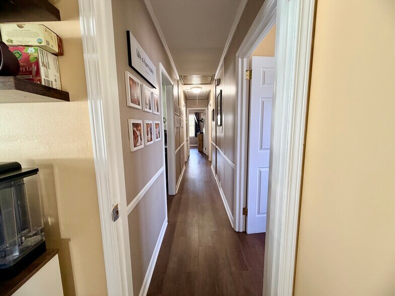 More Photos Of 1400 Pearman Dairy Rd, Anderson Office For Sale