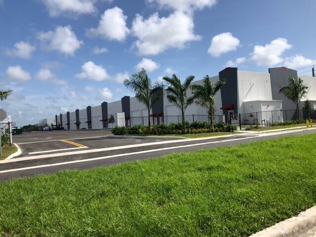 More Photos Of 1750 SE 38th Ave, Homestead Warehouse For Lease