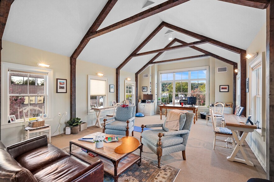 More Photos Of 413-415 Bedford Rd, Pleasantville Office For Lease
