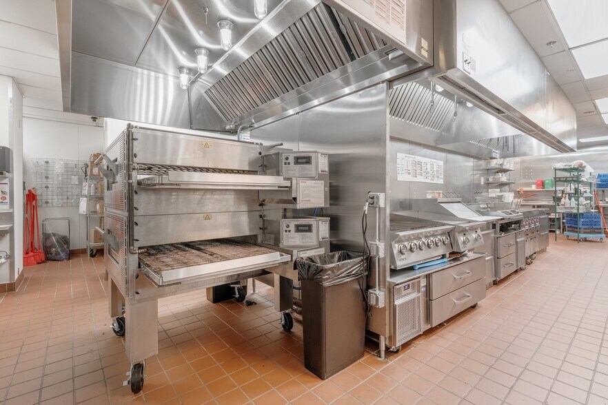 More Photos Of 1301 W Russell St, Sioux Falls Hospitality For Sale