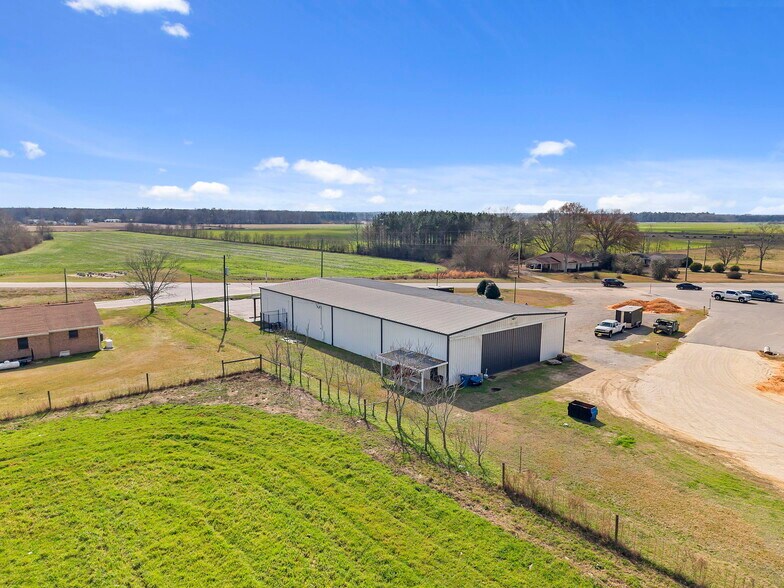 More Photos Of 5060 Jack Springs Rd, Atmore Light Distribution For Sale