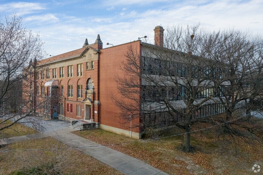More Photos Of 4210 E 45th St, Kansas City Schools For Sale