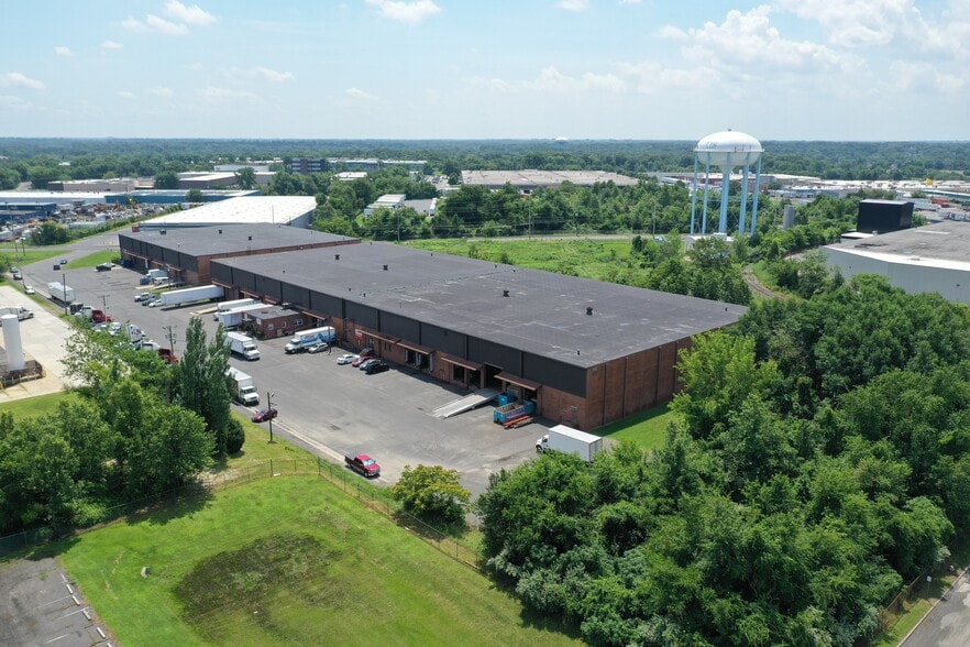 More Photos Of 8295-8301 National Hwy, Pennsauken Warehouse For Lease