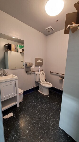 More Photos Of 3480 S Broadway, Los Angeles Warehouse For Sale