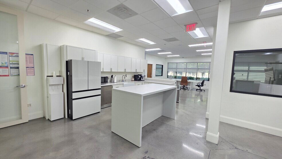 More Photos Of 5825 Medlock Bridge Pky, Johns Creek Loft Creative Space For Sale