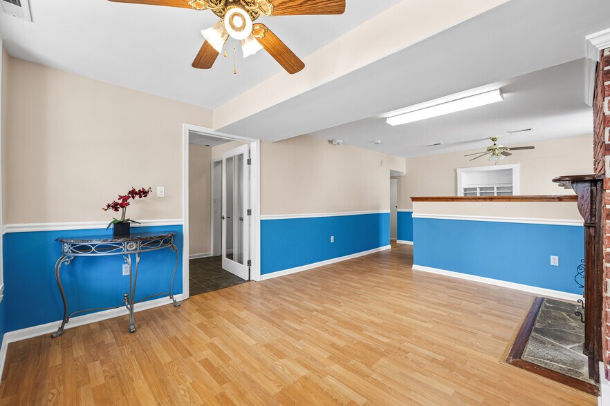 More Photos Of 410 Main St, Reisterstown Medical For Lease