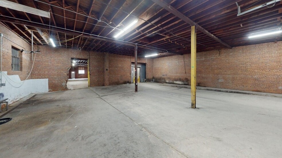 More Photos Of 726 Rigsbee Ave, Durham Office For Lease