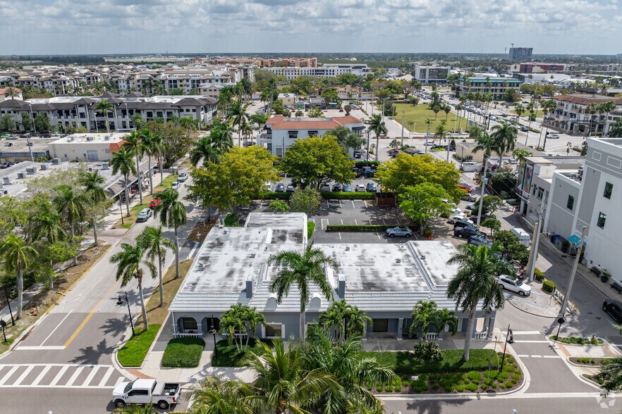 More Photos Of 405-445 8th St S, Naples Bank For Lease