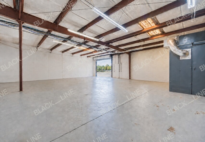More Photos Of 2290-2298 W Airport Blvd, Sanford Flex For Sale