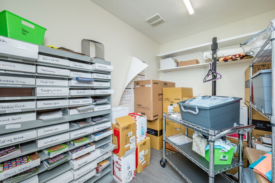 More Photos Of 17 Main St SE, Bondurant Freestanding For Sale