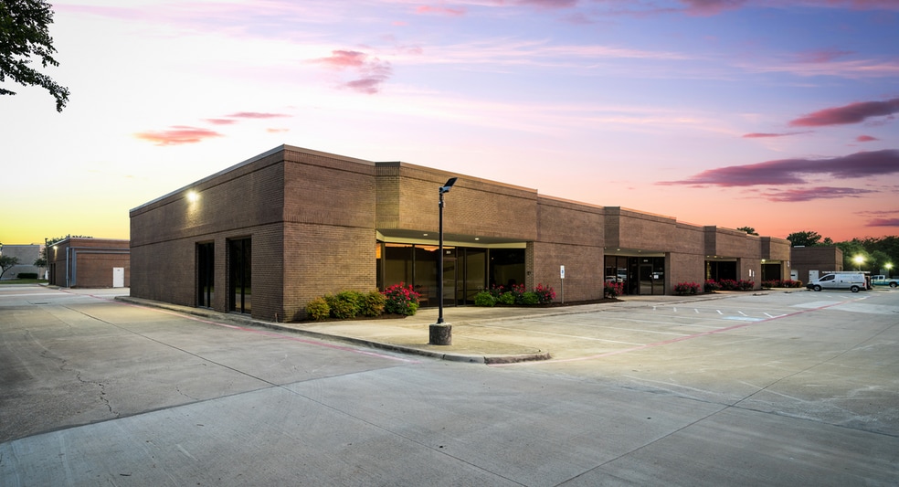 More Photos Of 1313 Valwood Pky, Carrollton Unknown For Lease