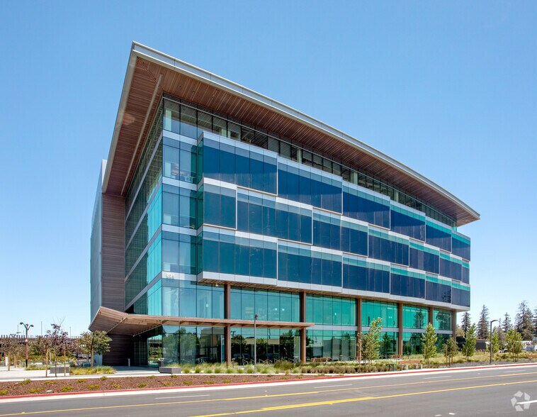More Photos Of 835 Industrial Rd, San Carlos Research And Development For Lease
