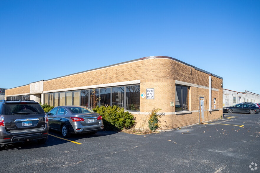 More Photos Of 9128 W Belmont Ave, Franklin Park Manufacturing For Sale