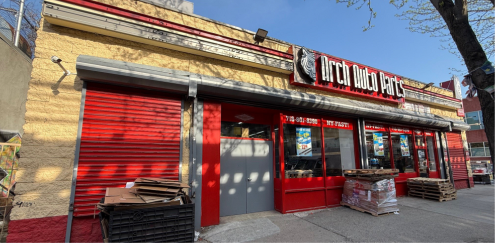Primary Photo Of 2371 Jerome Ave, Bronx General Retail For Lease