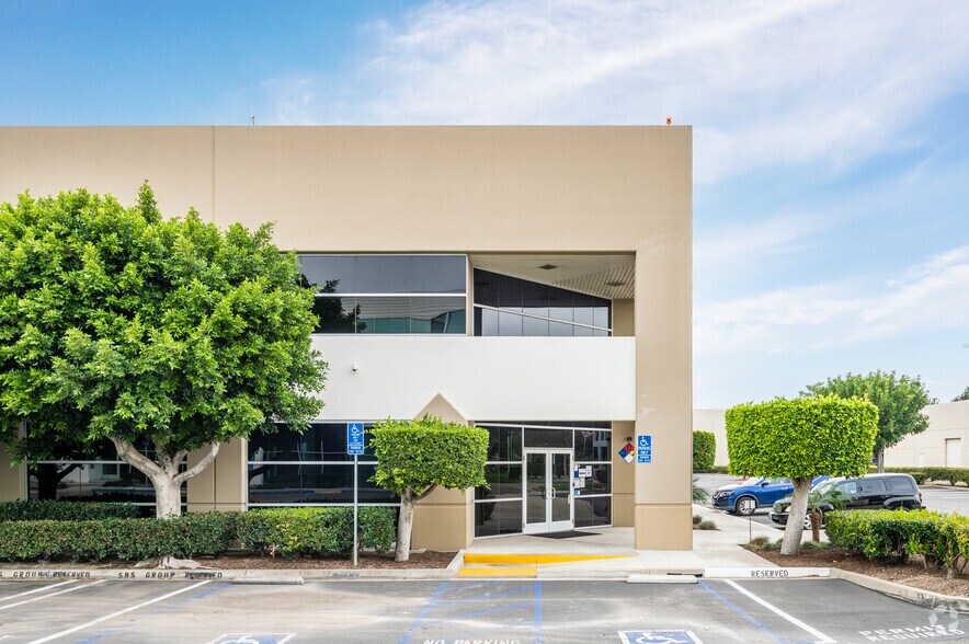 More Photos Of 501 Burning Tree Rd, Fullerton Warehouse For Lease