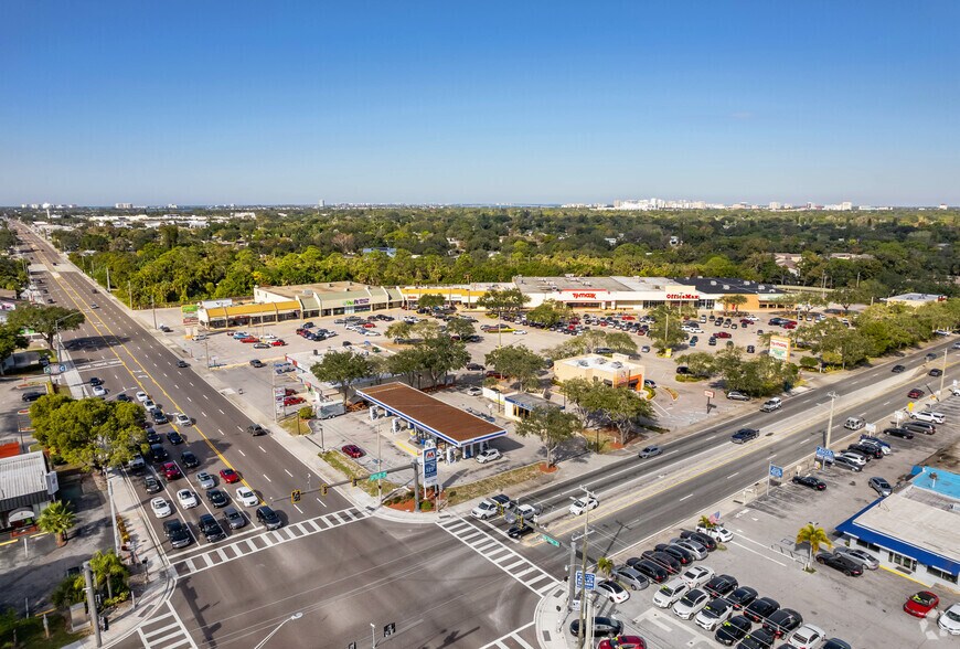 More Photos Of 3820 S Tuttle Ave, Sarasota Unknown For Lease