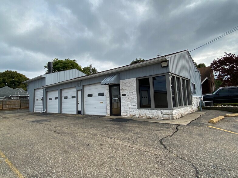 More Photos Of 513 32nd St, Vienna Auto Repair For Sale
