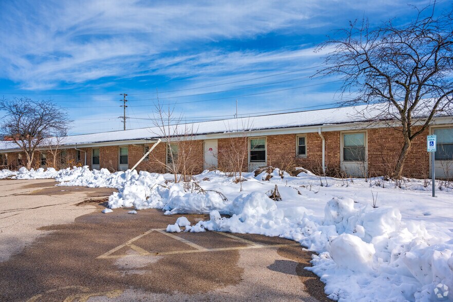 More Photos Of 9350 W Fond Du Lac Ave, Milwaukee Skilled Nursing Facility For Sale
