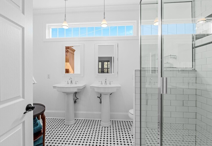 More Photos Of 317 W Stone Ave, Greenville Office Residential For Sale