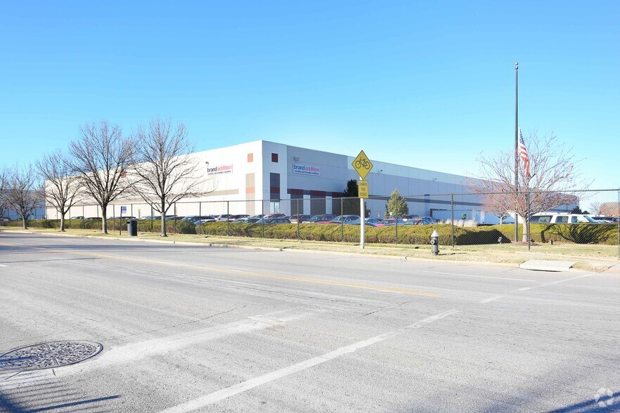 Primary Photo Of 909-1019 N 20th St, Saint Louis Warehouse For Lease