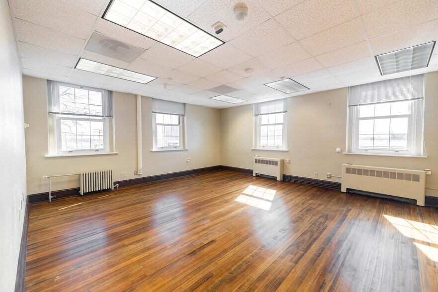 More Photos Of 301 Mount Elliott St, Detroit Office Residential For Sale