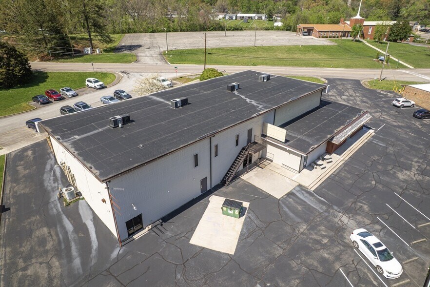 More Photos Of 122-132 Jefferson Ct, Oak Ridge Office For Sale