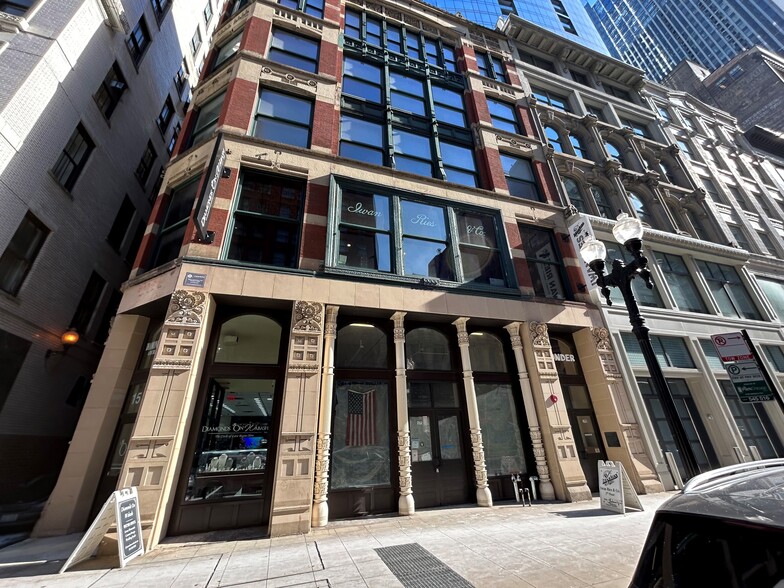 Primary Photo Of 17 S Wabash Ave, Chicago Loft Creative Space For Lease