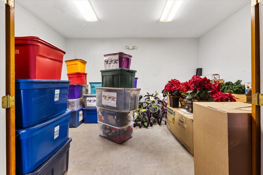 More Photos Of 118 Weber Ave, Leesburg Industrial For Sale