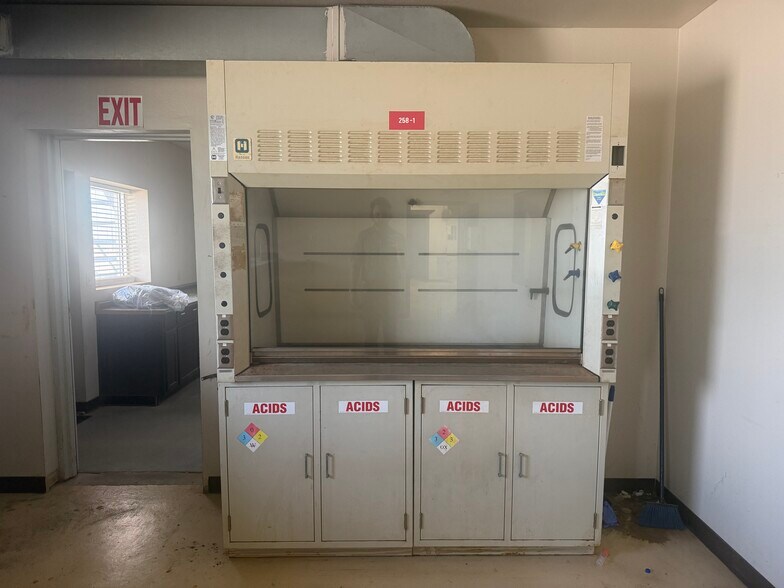 More Photos Of 9105 W Interstate 20, Midland Warehouse For Lease