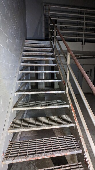 More Photos Of 208 W Pearl St, Harrisonville Specialty For Sale