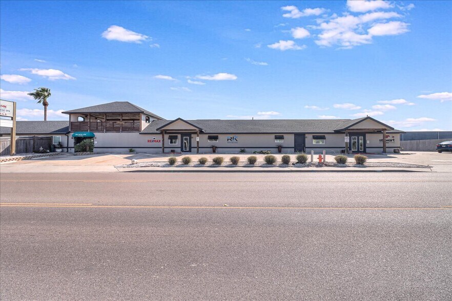 More Photos Of 121 Cut Off Rd, Port Aransas Office For Sale