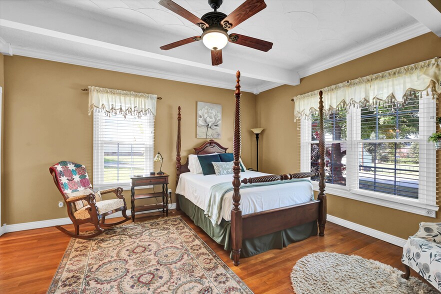 More Photos Of 110 Holy Cross Rd, Loretto Hospitality For Sale