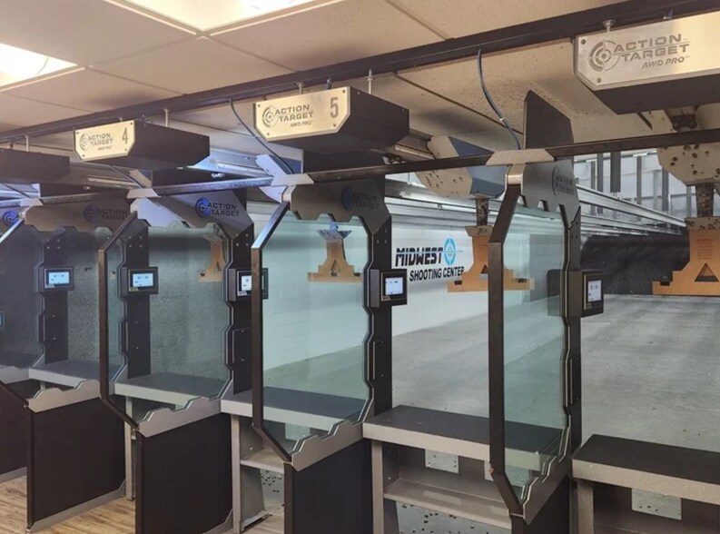 More Photos Of 4811 W Michaels Dr, Appleton General Retail For Sale