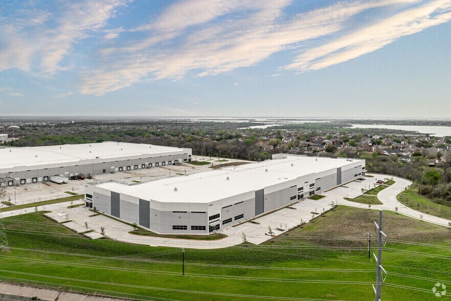 More Photos Of 4001 Main St, The Colony Industrial For Lease