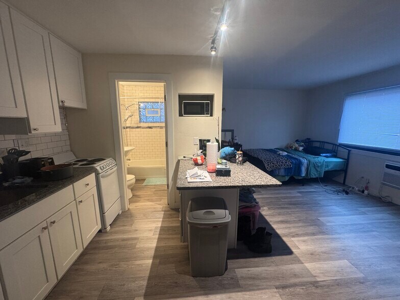 More Photos Of 944 N 20th St, Milwaukee Apartments For Sale