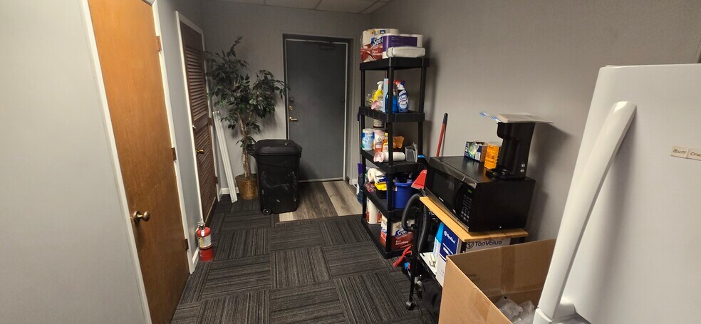 More Photos Of 207-209 S Main St, Bellefontaine Office For Sale