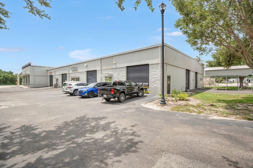 More Photos Of 2350 Us-17-92, Longwood Showroom For Sale