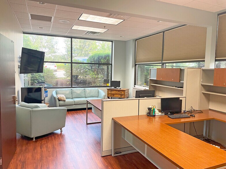 More Photos Of 2704 Old Rosebud Rd, Lexington Office For Sale