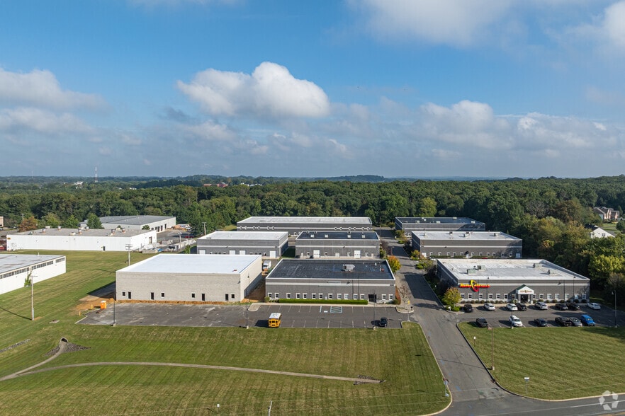 More Photos Of 100 Business Park Dr, Freehold Warehouse For Lease