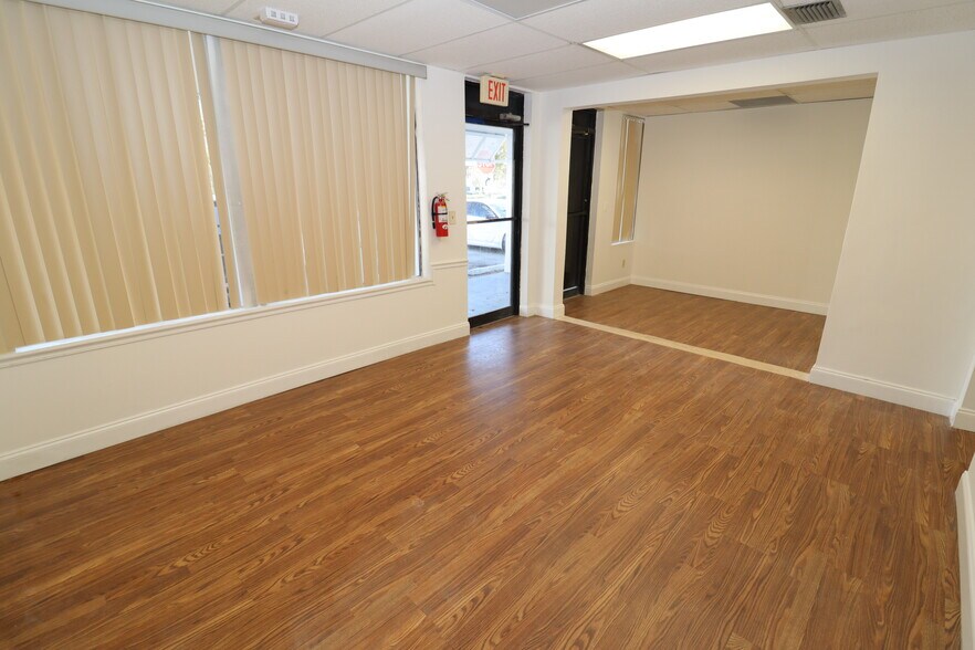 More Photos Of 6731-6765 Sunset Strip, Sunrise General Retail For Sale