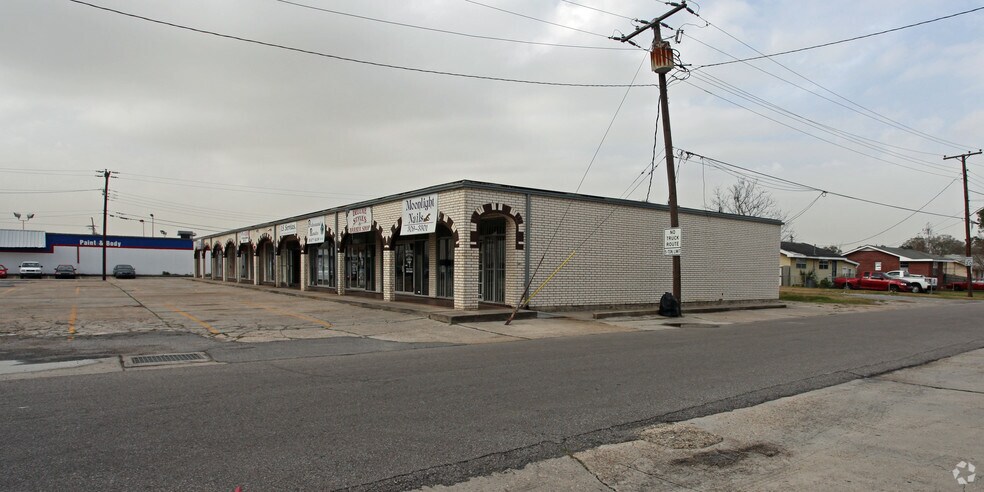 Primary Photo Of 6900 Westbank Expy, Marrero General Retail For Lease