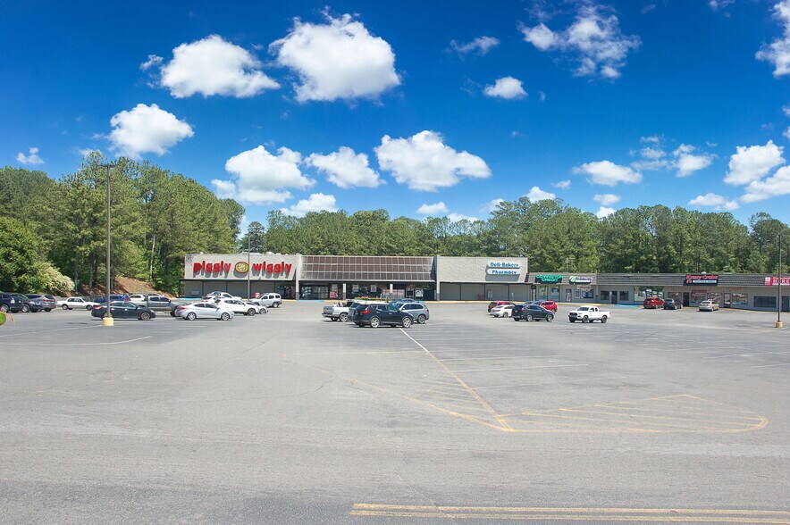 More Photos Of 1301-1395 W Fort William St, Sylacauga Supermarket For Sale