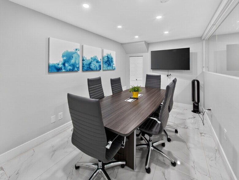 More Photos Of 10717 Sw 104th St, Miami Office For Sale