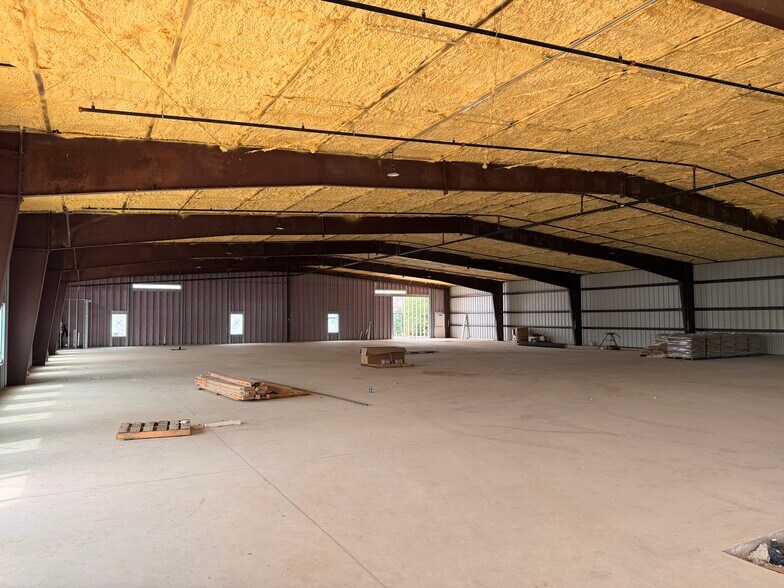 More Photos Of 3127 E Howard Ln, Manor General Retail For Sale